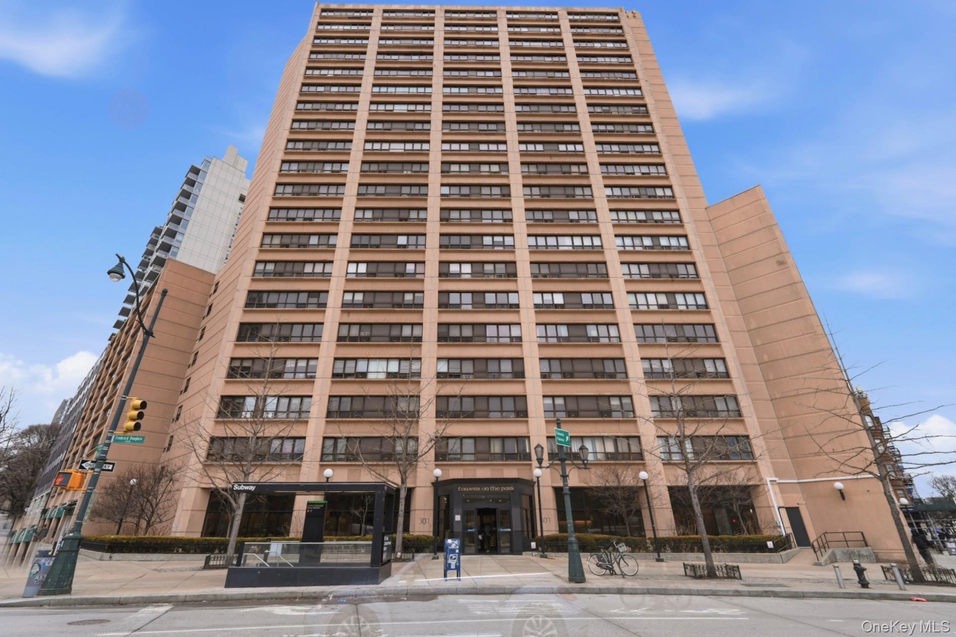 301 W 110th Street # 18F, New York (Manhattan), NY 10026