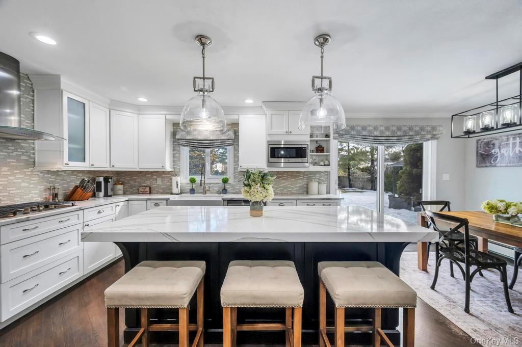 4 Long Meadow Road, Commack, NY 11725