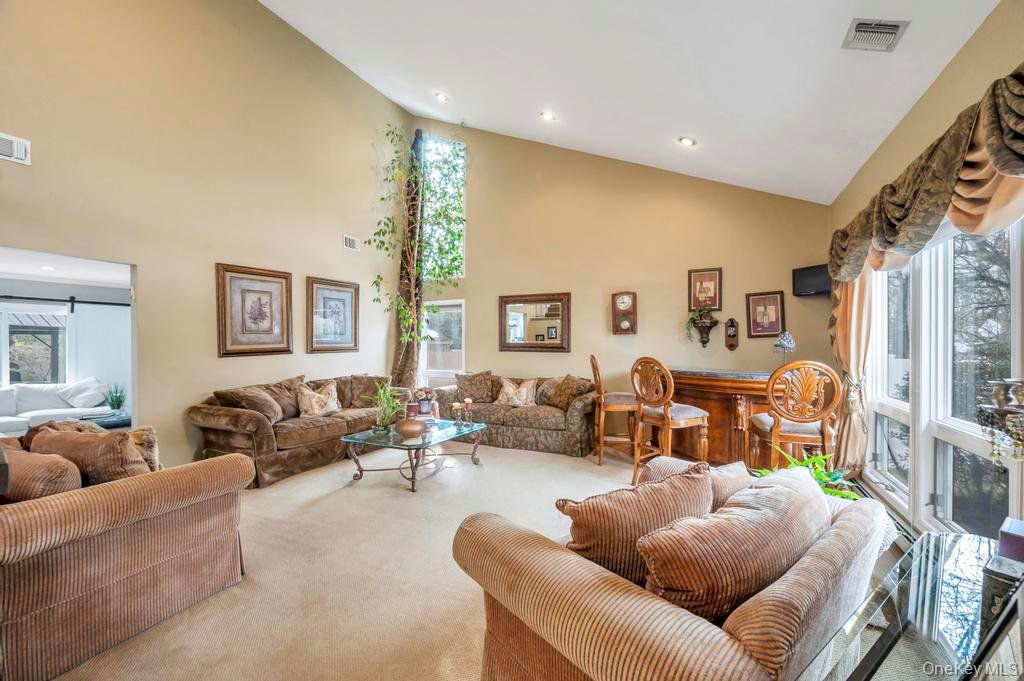 4 Long Meadow Road, Commack, NY 11725