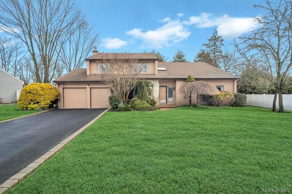 4 Long Meadow Road, Commack, NY 11725