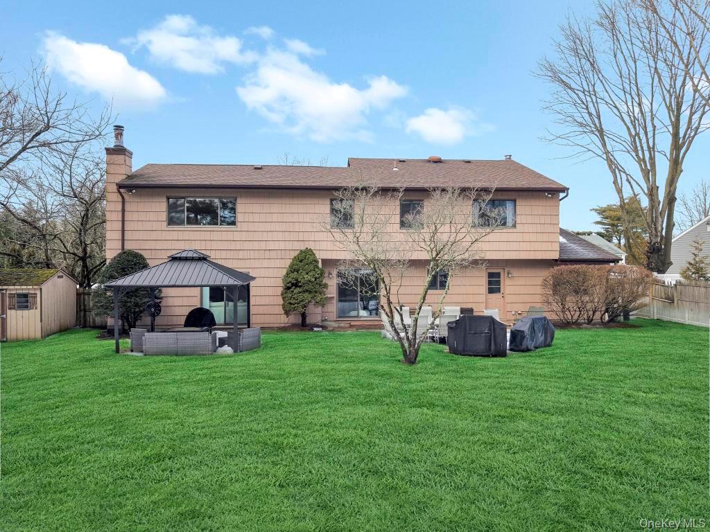 4 Long Meadow Road, Commack, NY 11725