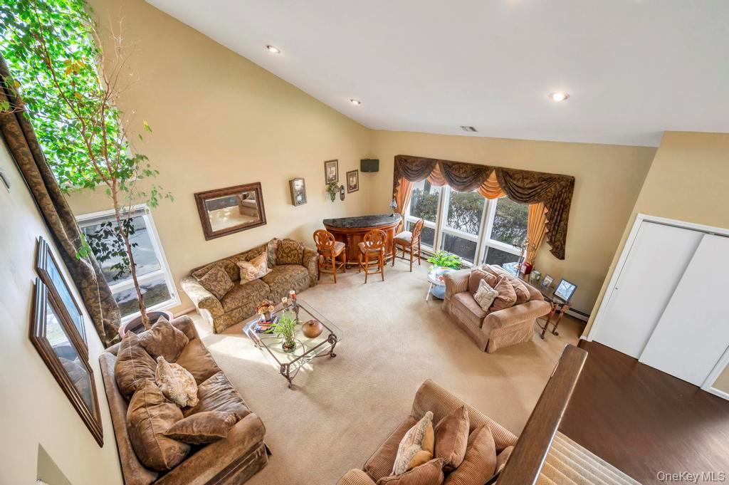 4 Long Meadow Road, Commack, NY 11725