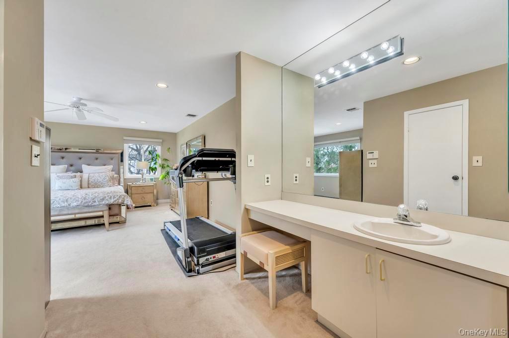 4 Long Meadow Road, Commack, NY 11725