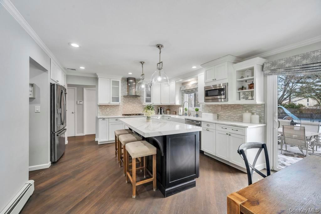 4 Long Meadow Road, Commack, NY 11725