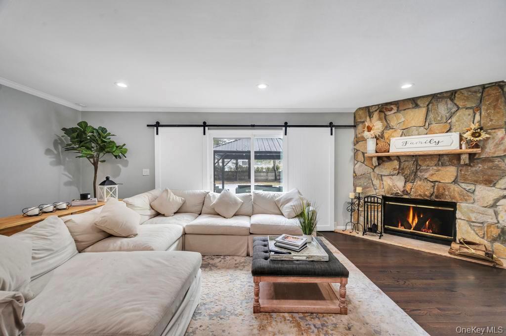 4 Long Meadow Road, Commack, NY 11725