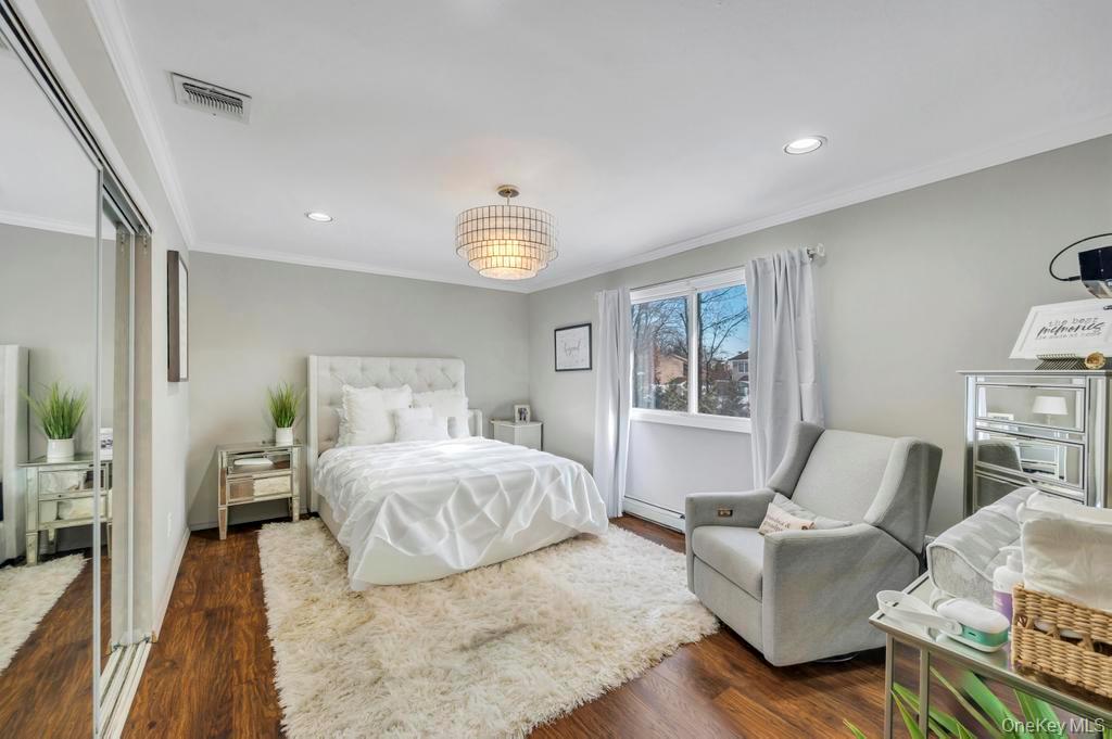 4 Long Meadow Road, Commack, NY 11725