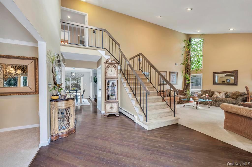 4 Long Meadow Road, Commack, NY 11725