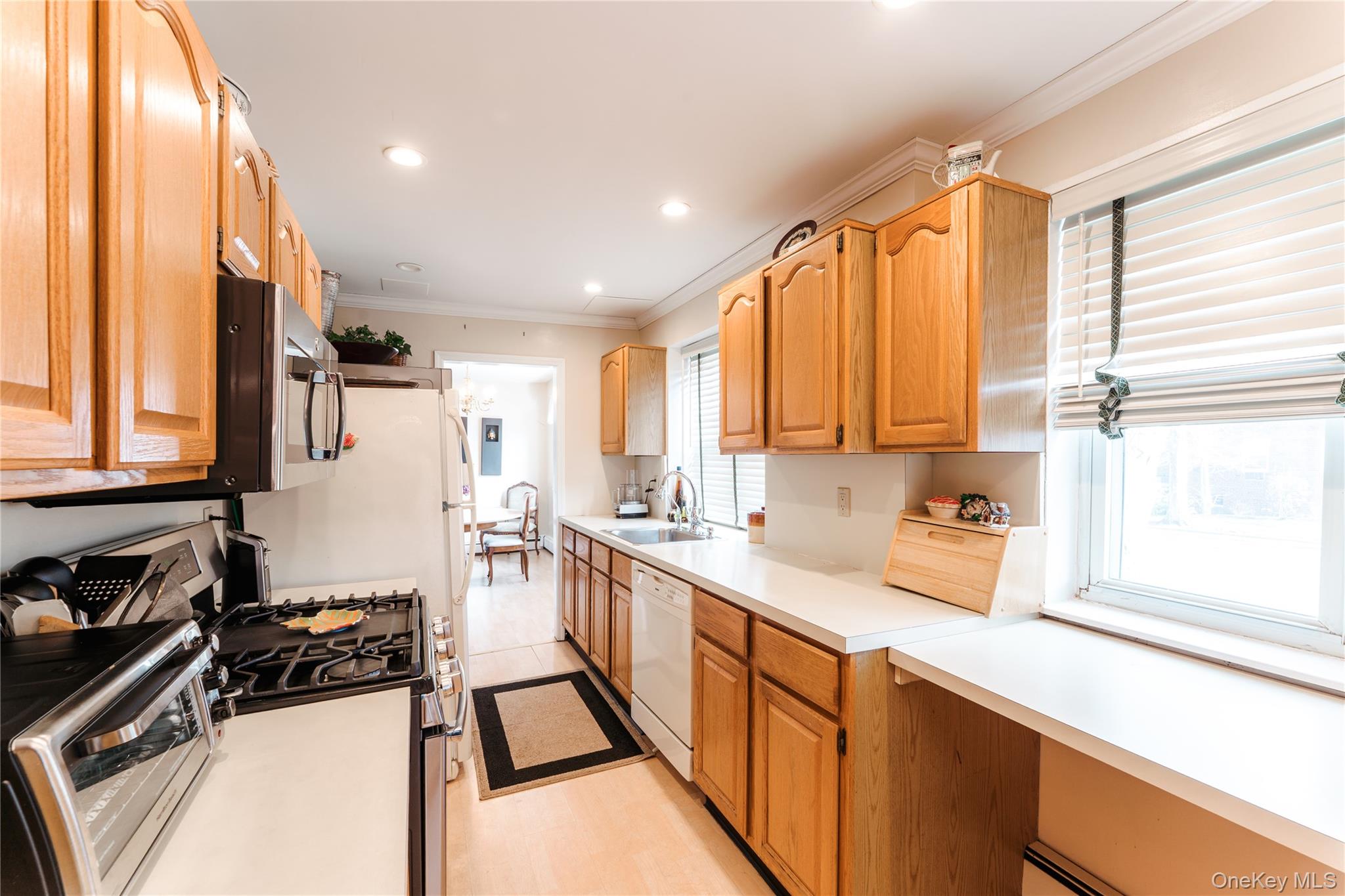 200 South Middle Neck Road # F6, Great Neck, NY 11021