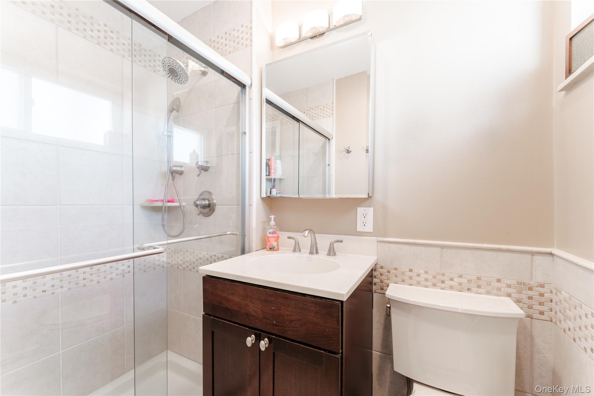 200 South Middle Neck Road # F6, Great Neck, NY 11021