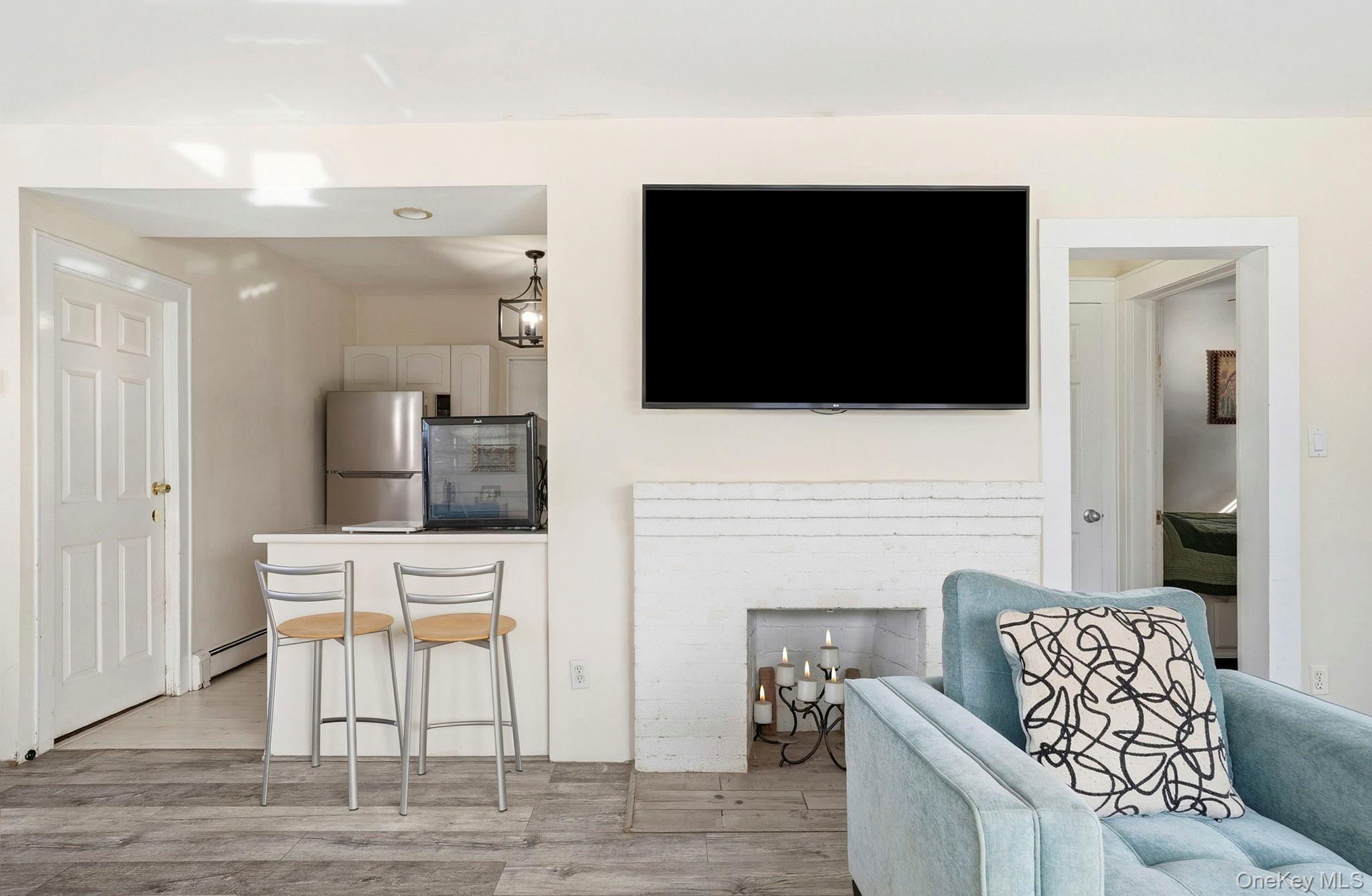 59 Homecrest Court, Oceanside, NY 11572