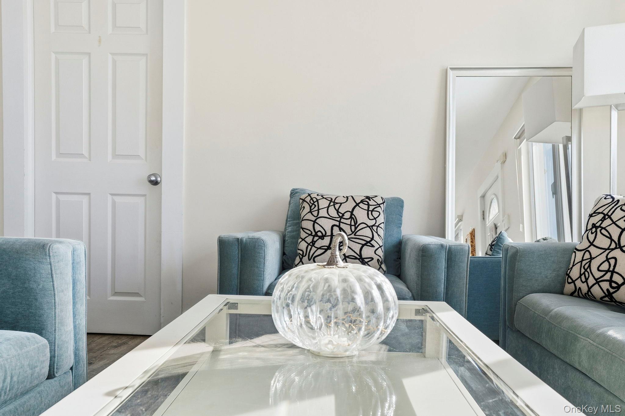 59 Homecrest Court, Oceanside, NY 11572