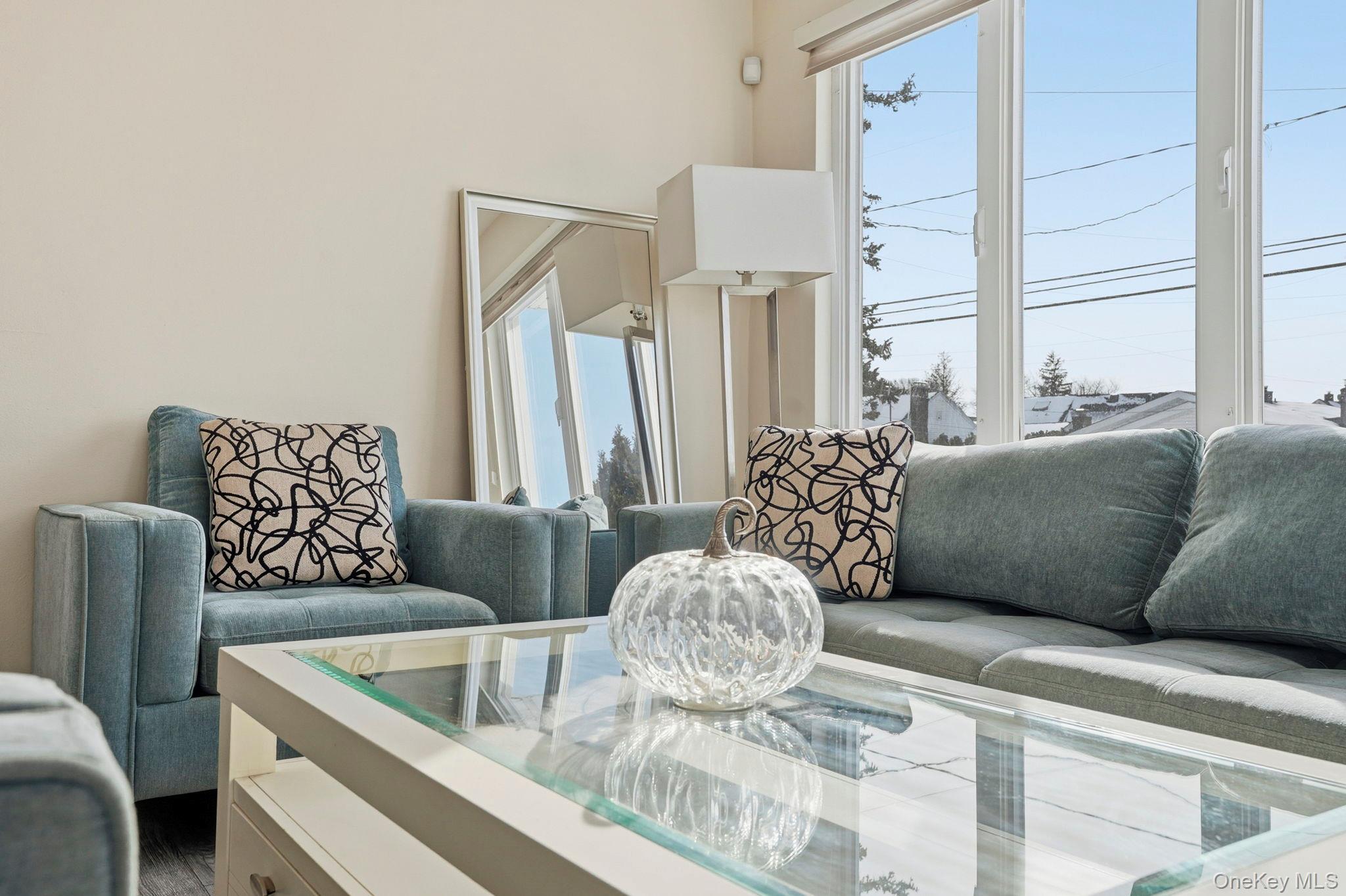 59 Homecrest Court, Oceanside, NY 11572