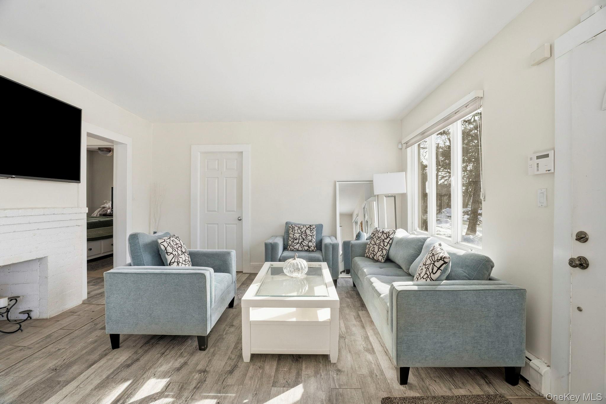 59 Homecrest Court, Oceanside, NY 11572