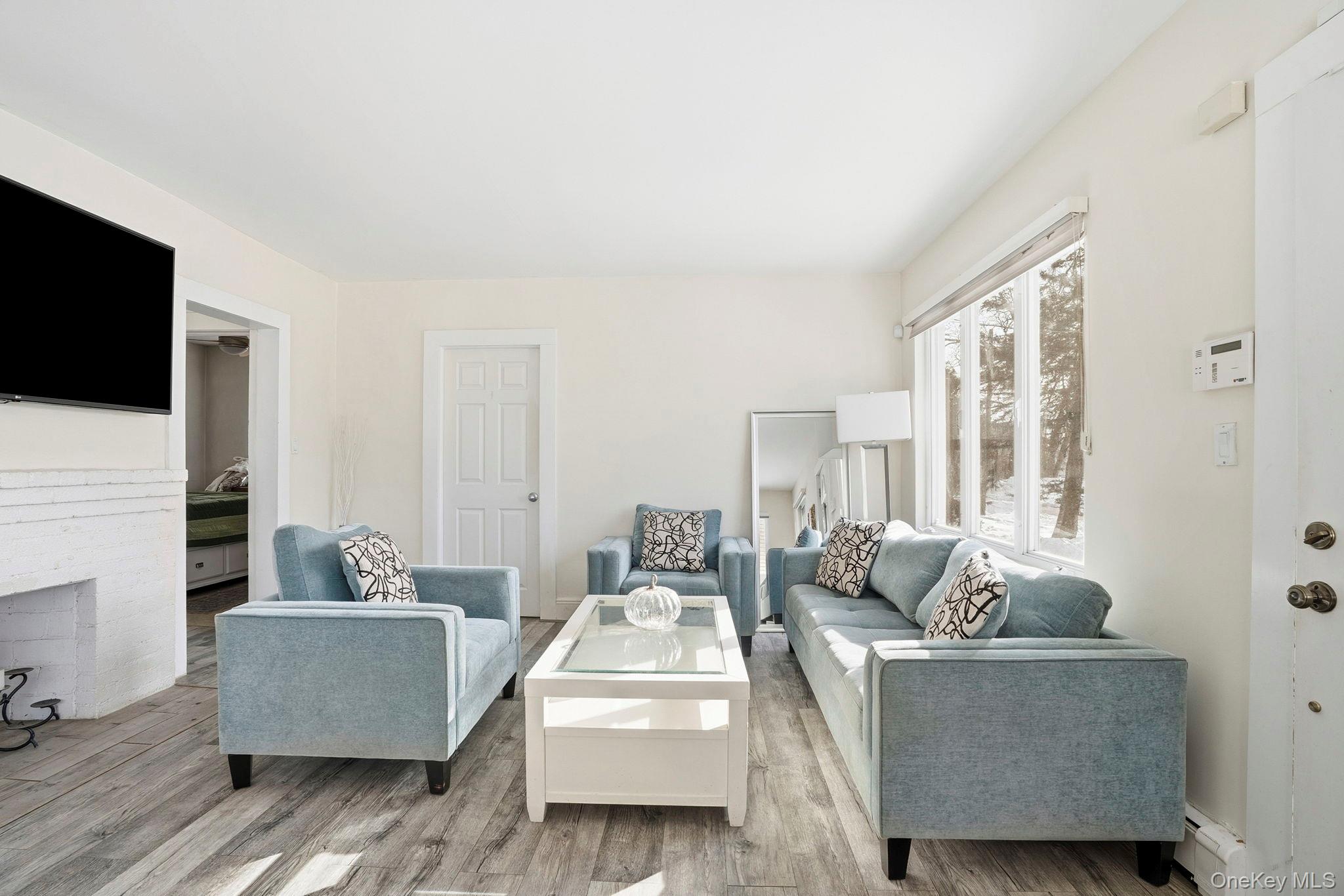 59 Homecrest Court, Oceanside, NY 11572