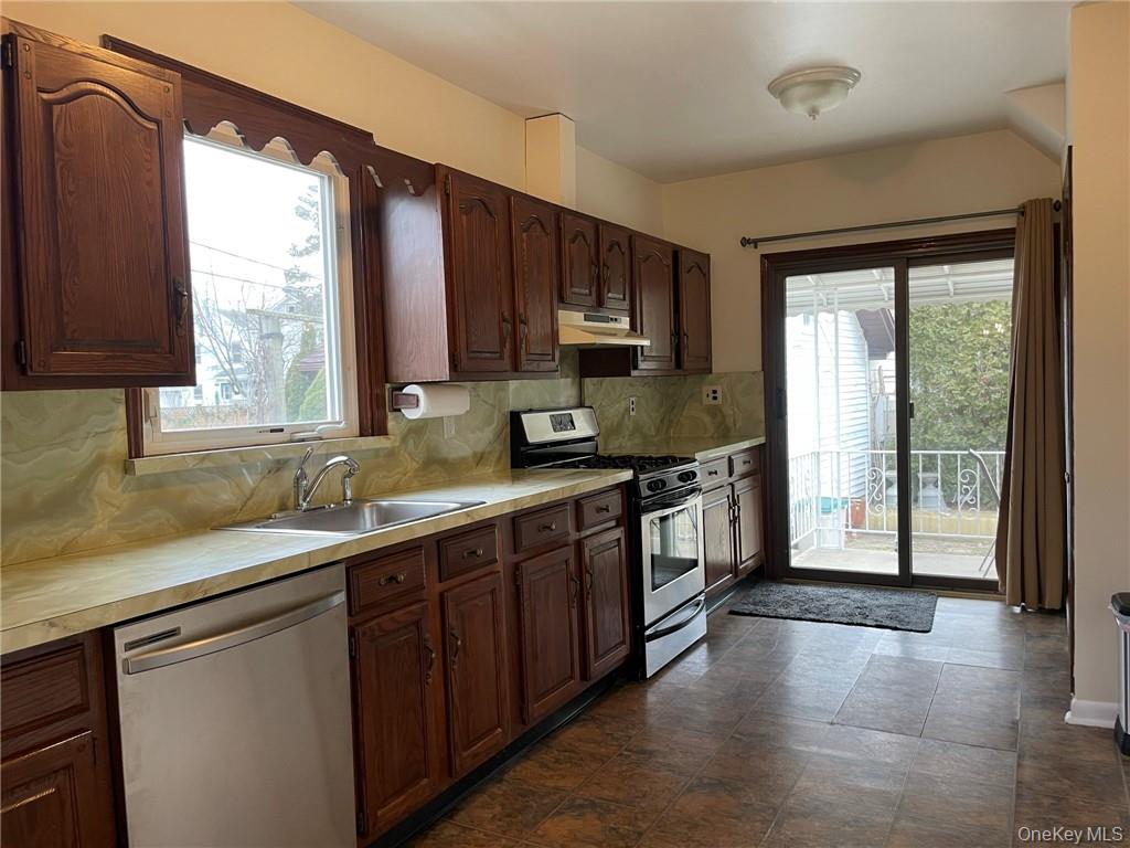 56 Stephenson Boulevard, New Rochelle, NY 10801