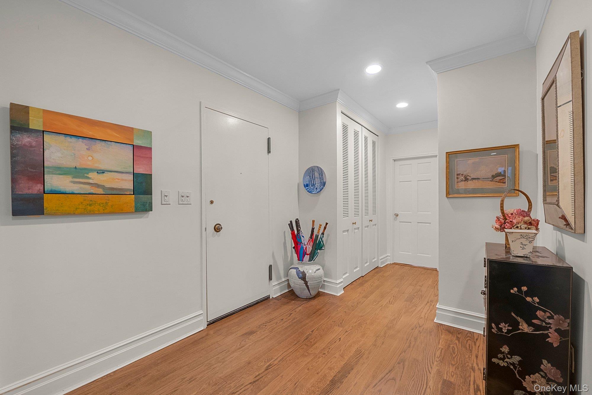 1 Kensington Gate # PH 11, Great Neck, NY 11021