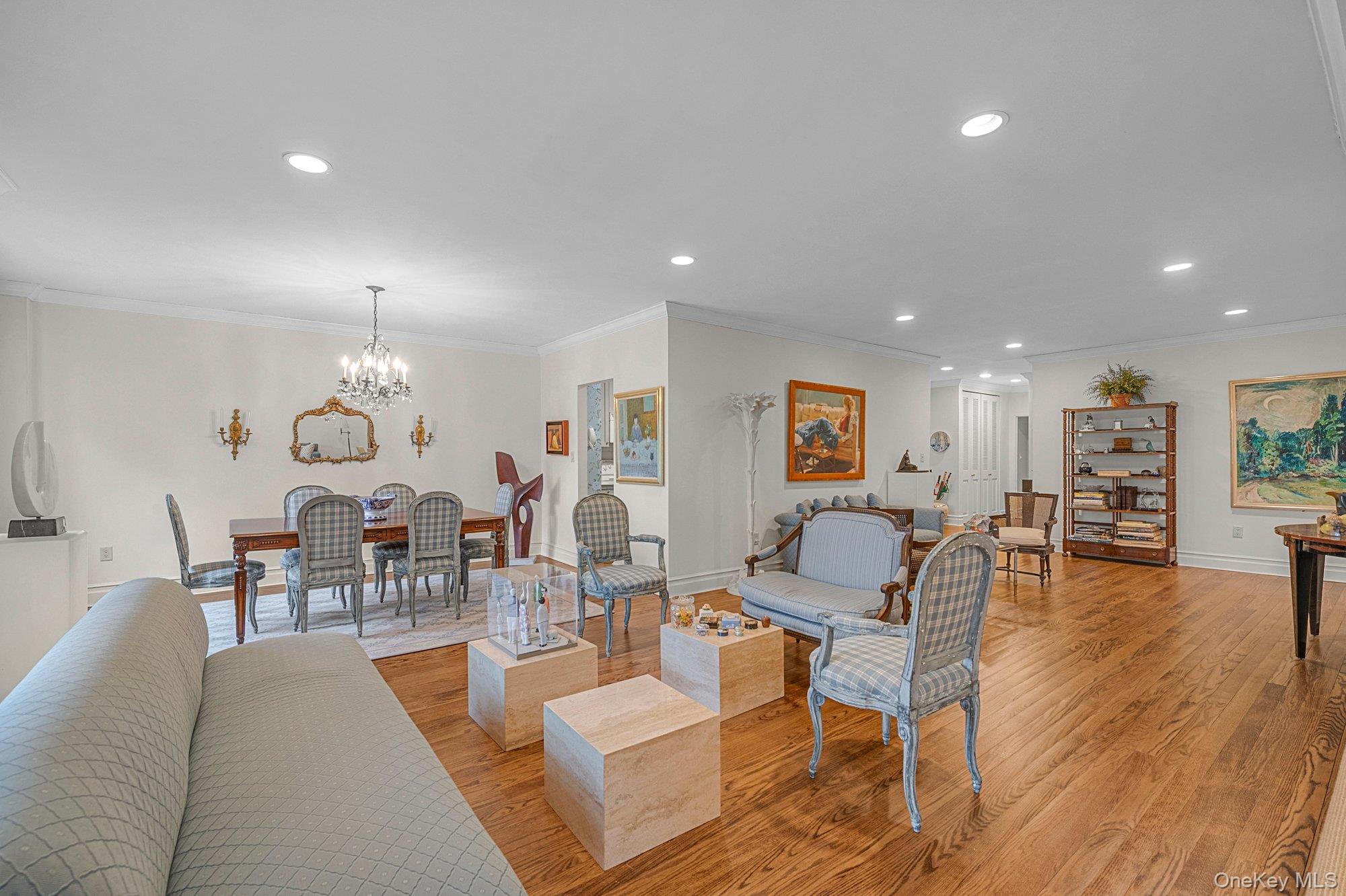 1 Kensington Gate # PH 11, Great Neck, NY 11021