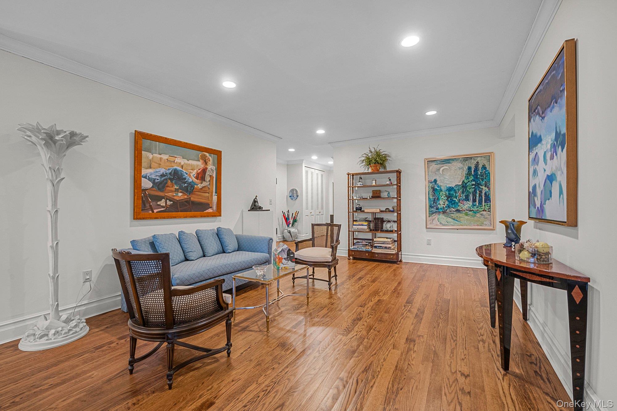 1 Kensington Gate # PH 11, Great Neck, NY 11021