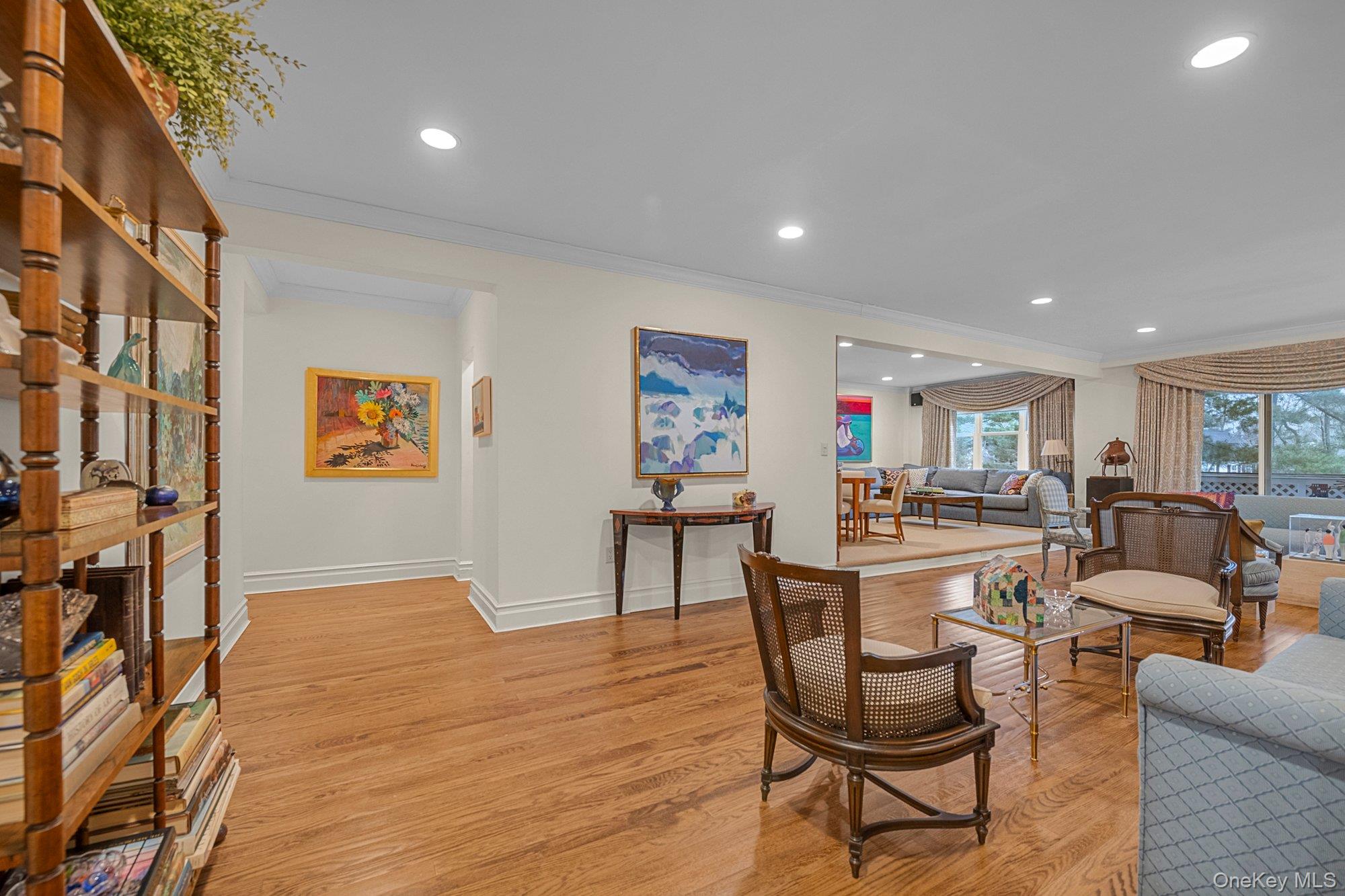 1 Kensington Gate # PH 11, Great Neck, NY 11021