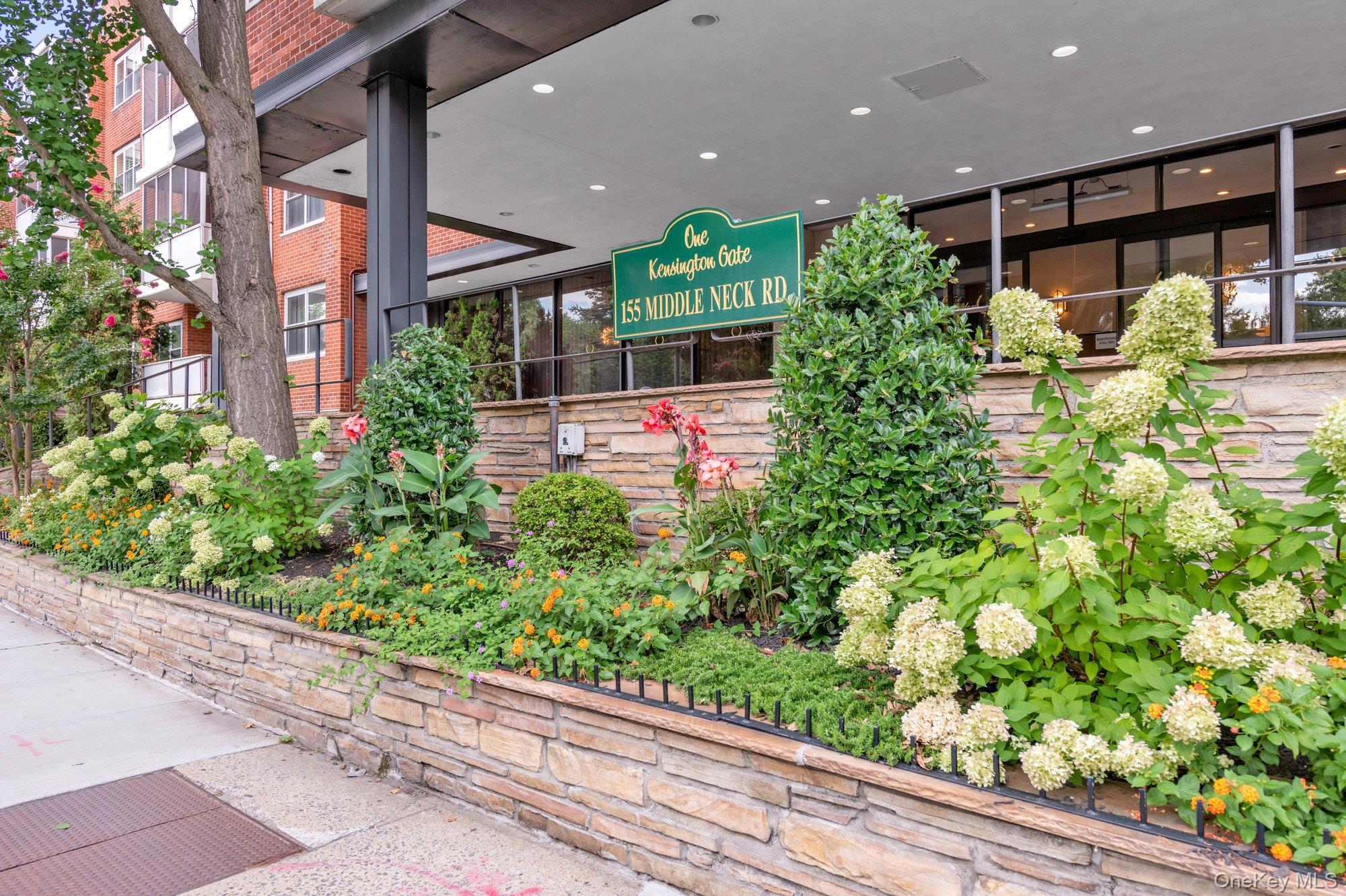 1 Kensington Gate # PH 11, Great Neck, NY 11021