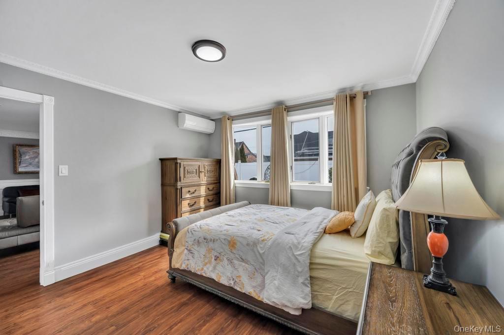 54 Abbot Lane, Hicksville, NY 11801