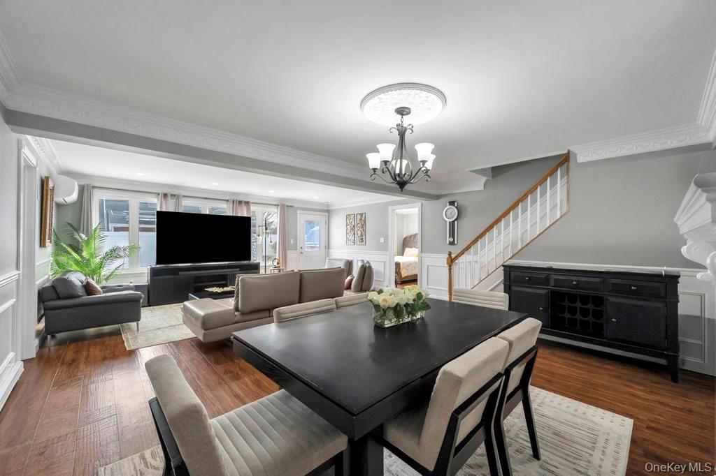 54 Abbot Lane, Hicksville, NY 11801