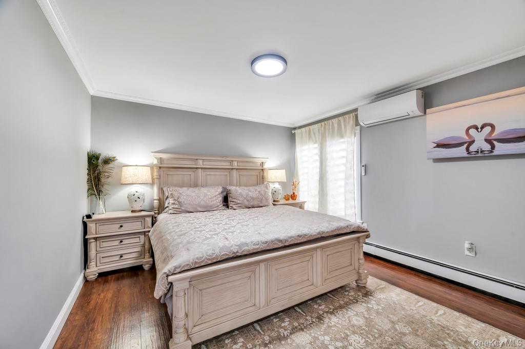 54 Abbot Lane, Hicksville, NY 11801