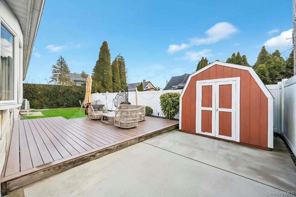 54 Abbot Lane, Hicksville, NY 11801