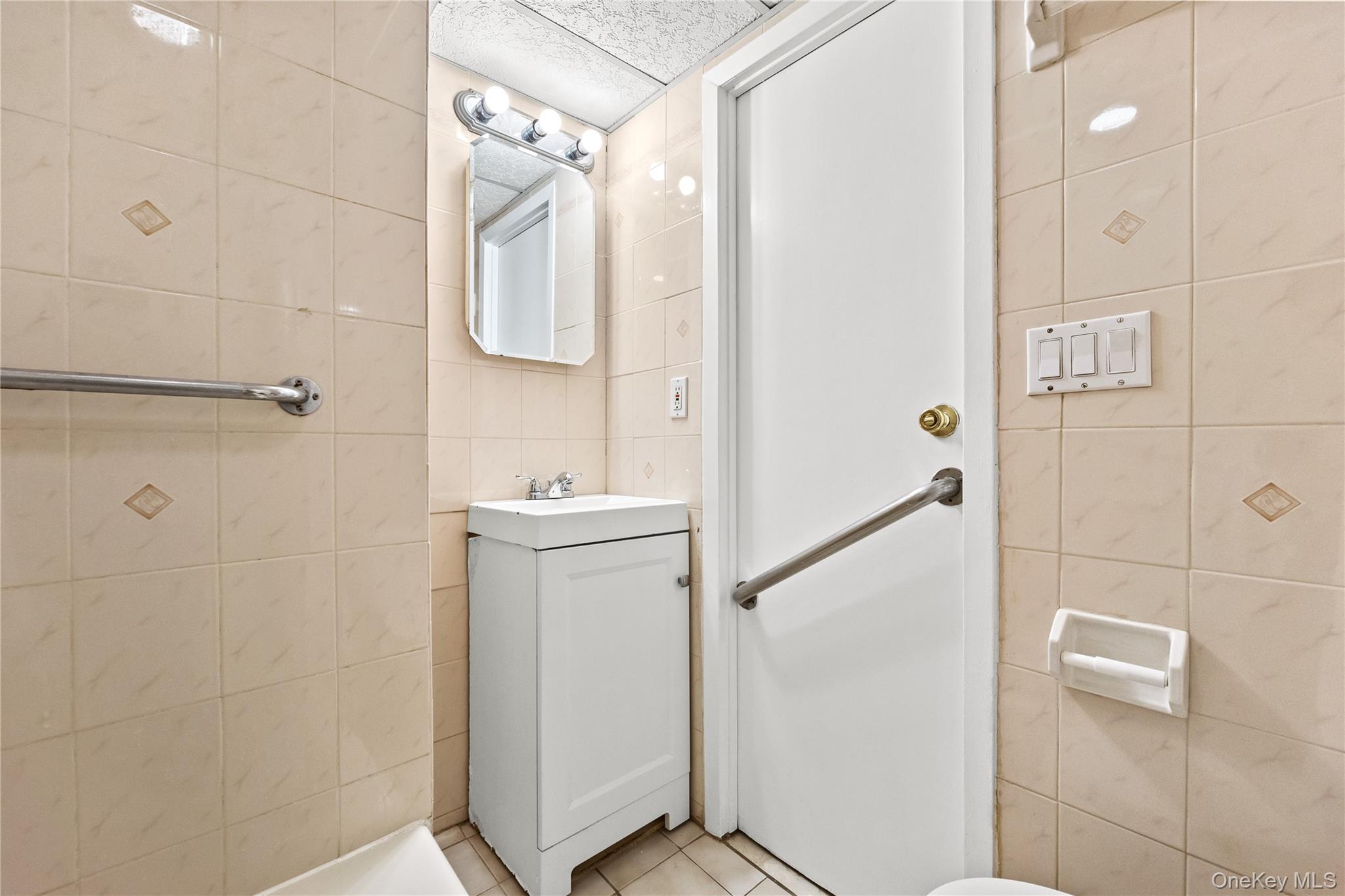 92 Washington Avenue # Floor 1, New Rochelle, NY 10801