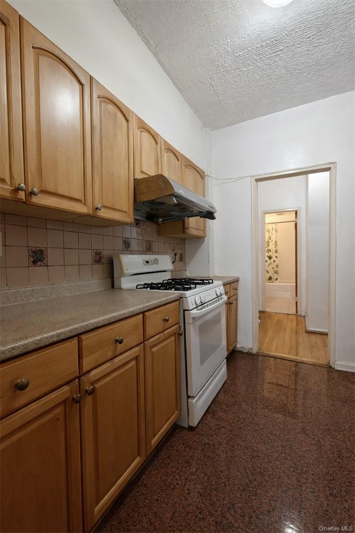 134-54 Maple Avenue # 2W, Flushing, NY 11355