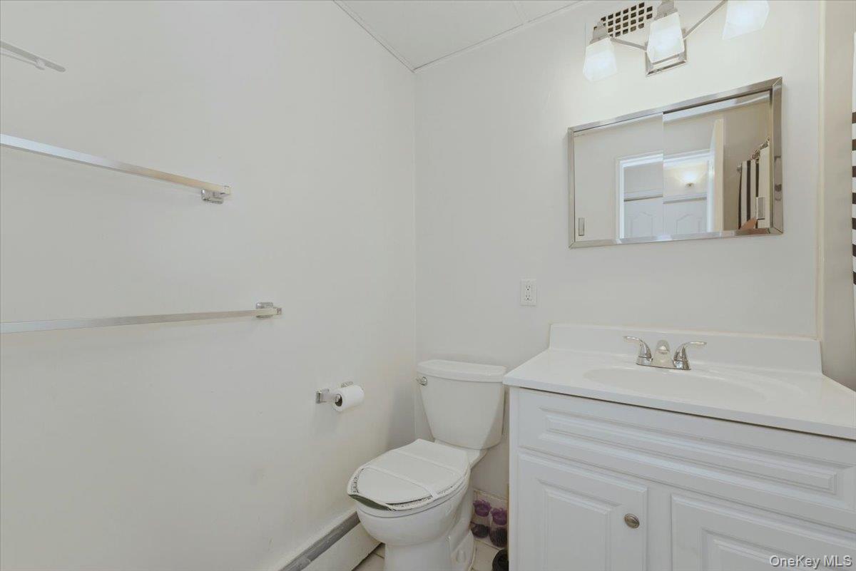 222 Smith Street # 2E, Freeport, NY 11520