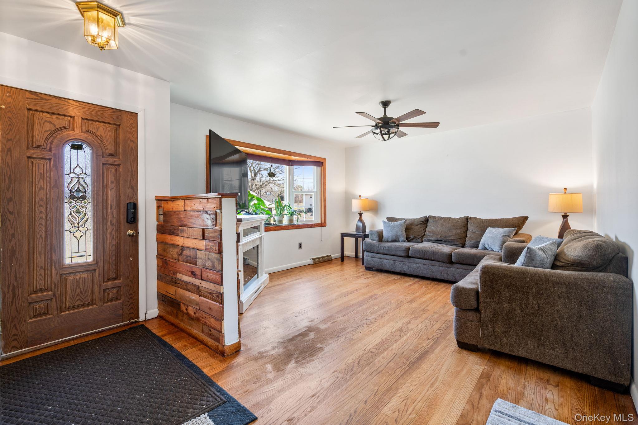 48 Loch Lomond Lane, Middletown, NY 10941