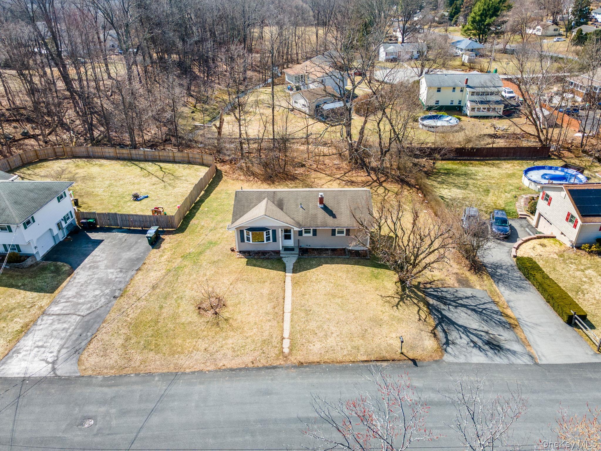 48 Loch Lomond Lane, Middletown, NY 10941