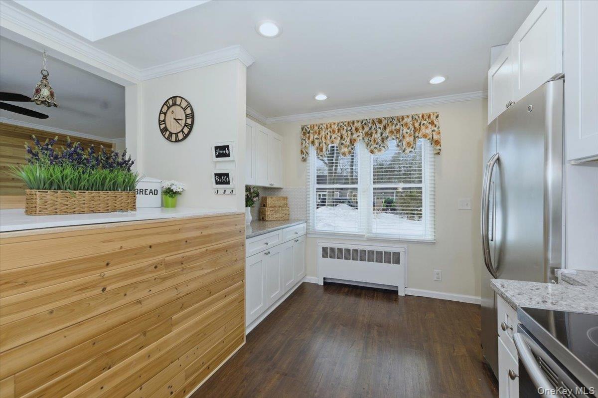 20 Honey Lane, Miller Place, NY 11764