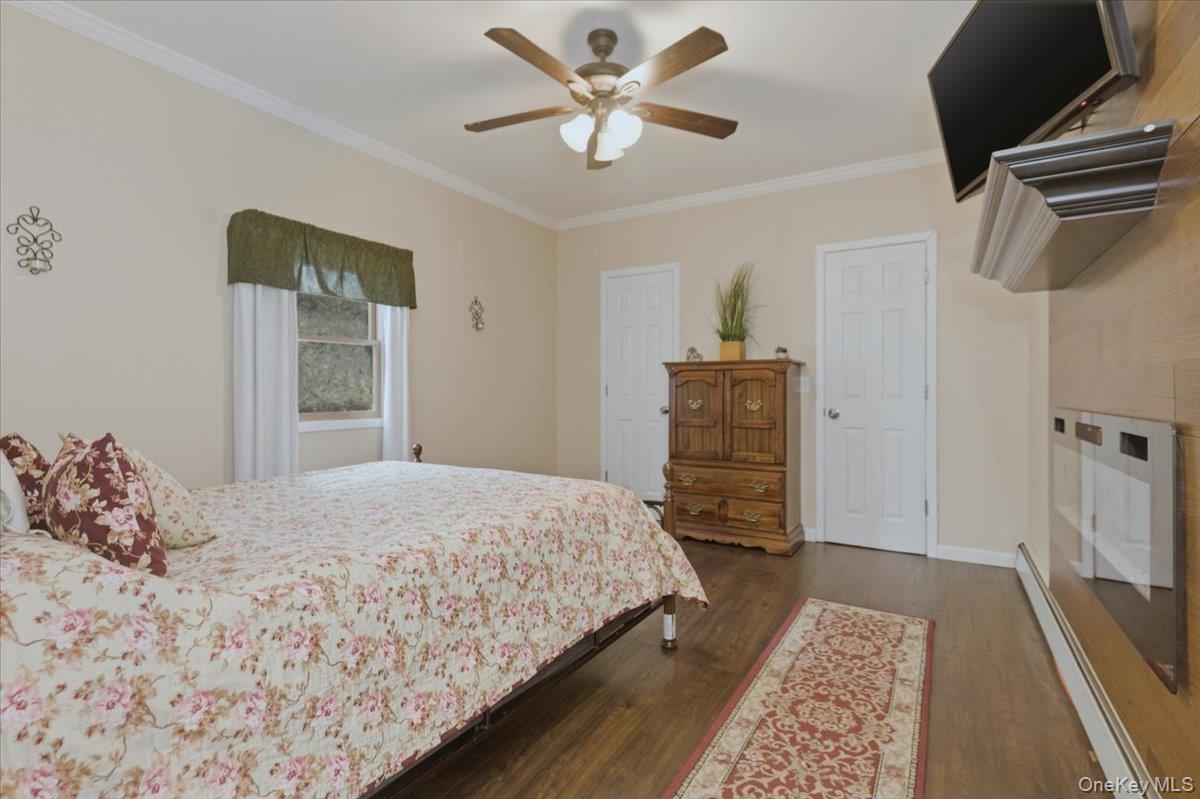 20 Honey Lane, Miller Place, NY 11764