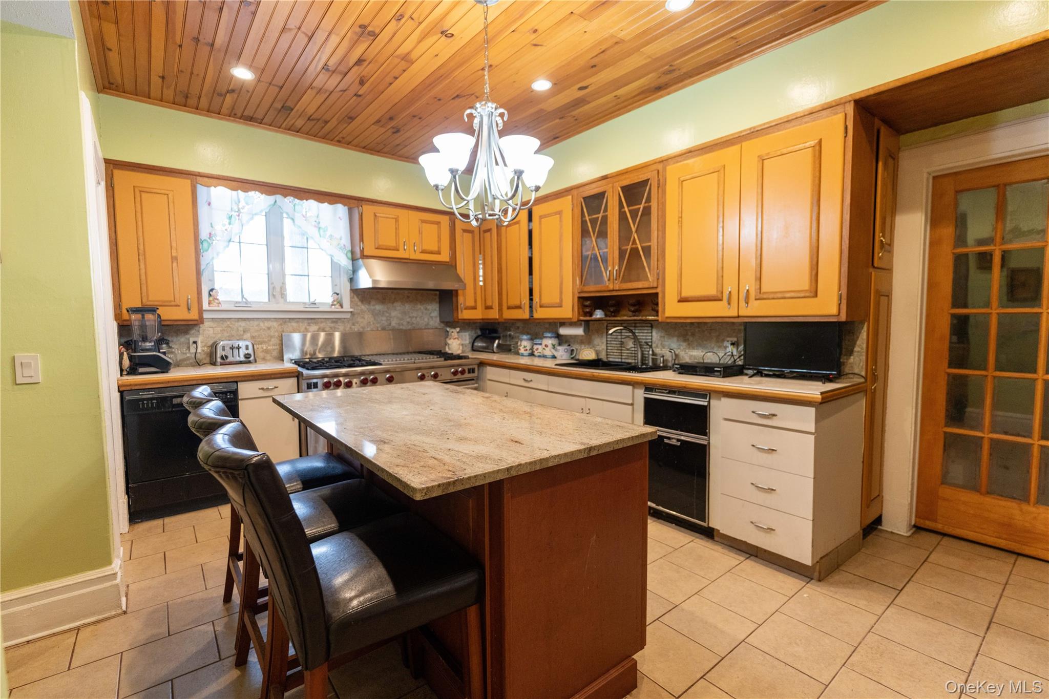 26 Overlook Circle, New Rochelle, NY 10804