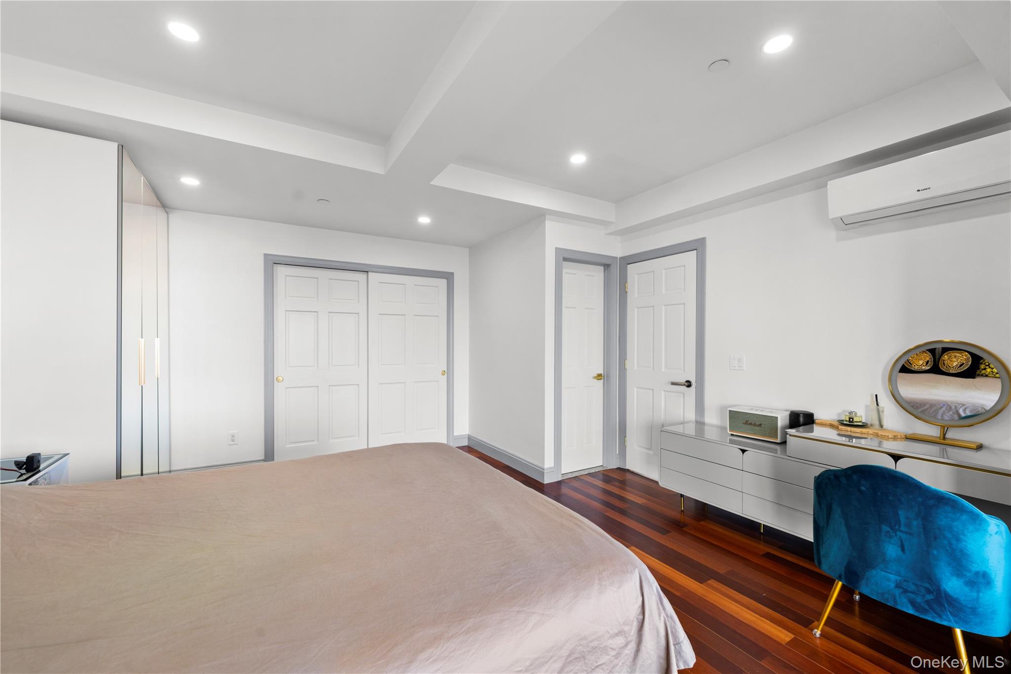 43-18 Main Street # 12/14A, Flushing, NY 11355