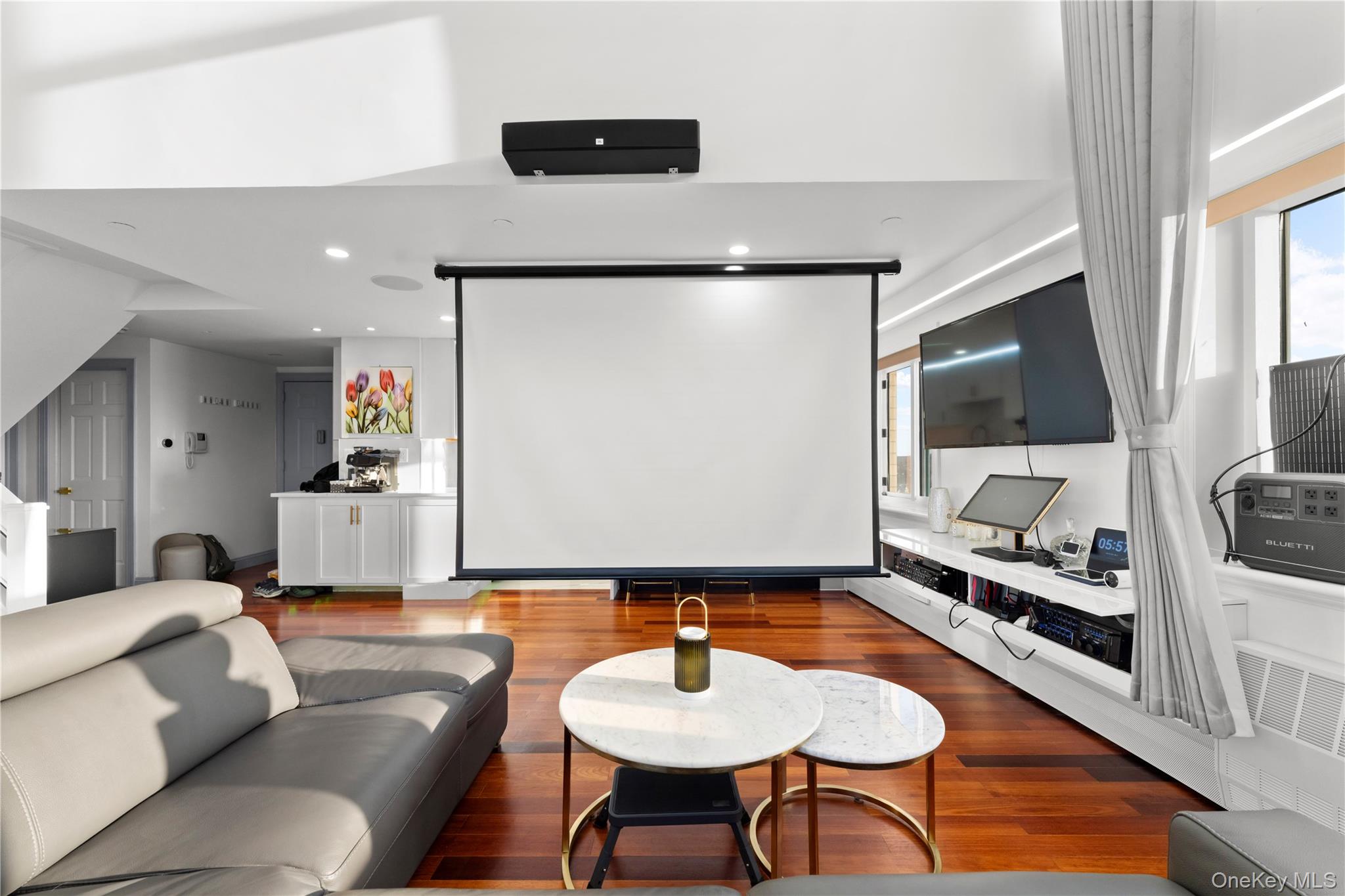 43-18 Main Street # 12/14A, Flushing, NY 11355