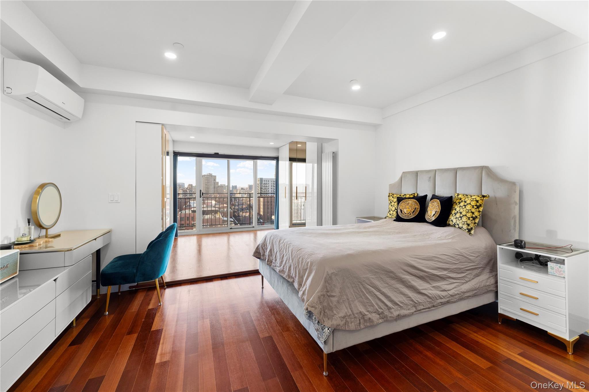 43-18 Main Street # 12/14A, Flushing, NY 11355