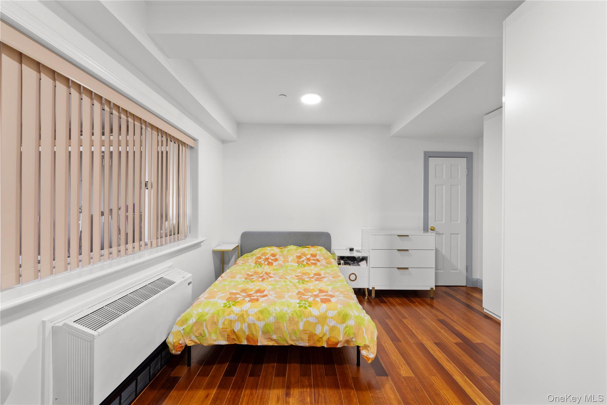 43-18 Main Street # 12/14A, Flushing, NY 11355