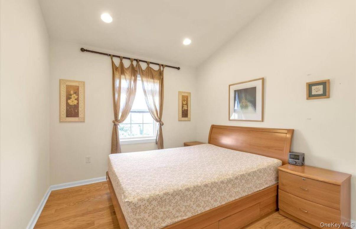 215 Constitution Place # 179, College Point, NY 11356