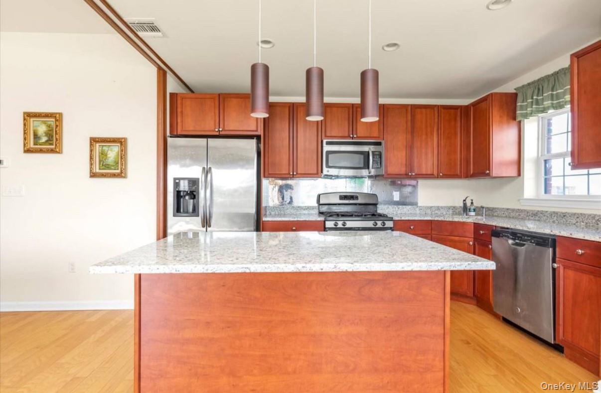 215 Constitution Place # 179, College Point, NY 11356