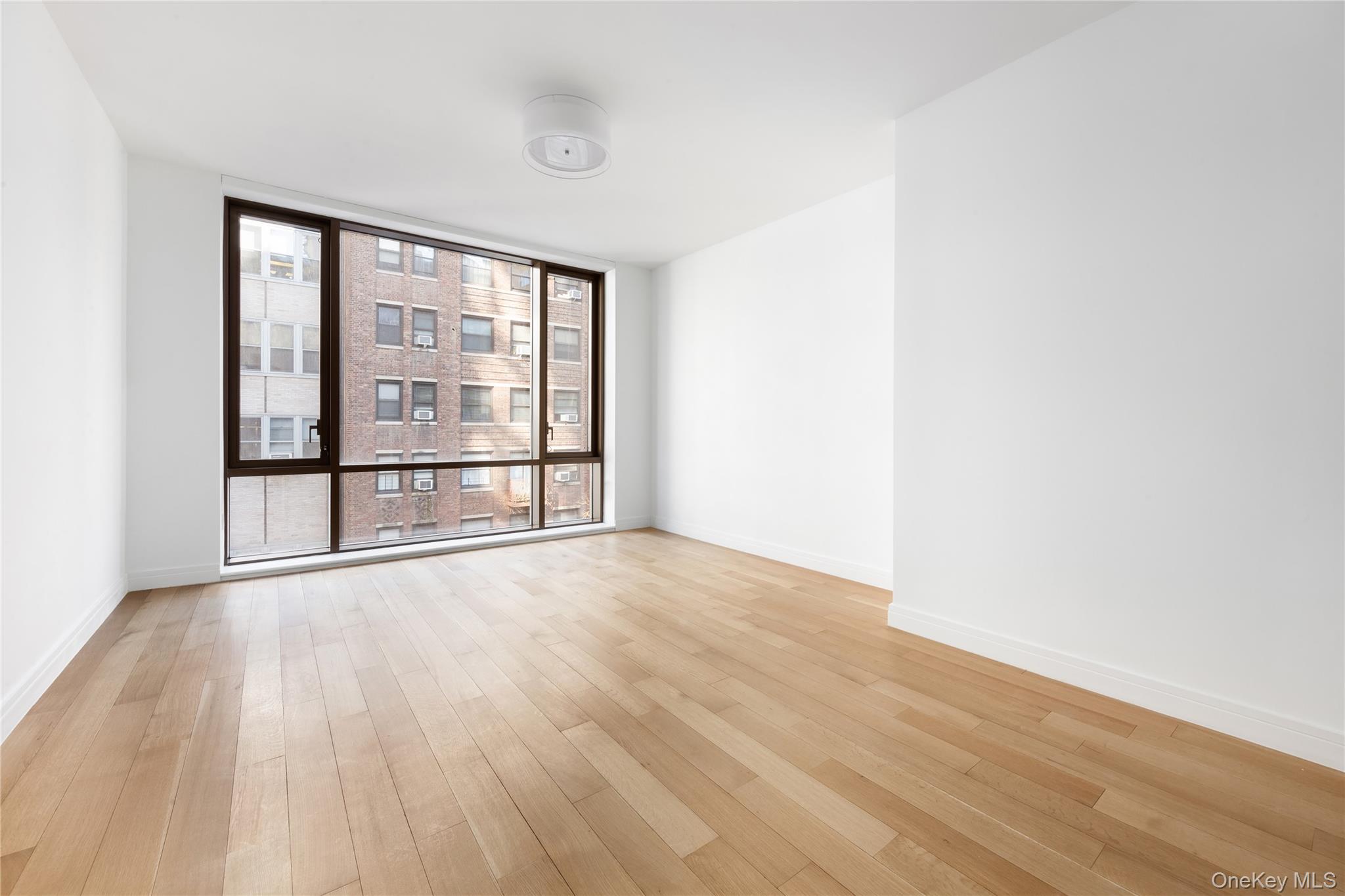 230 E 20th Street # Apt 52, New York (Manhattan), NY 10003