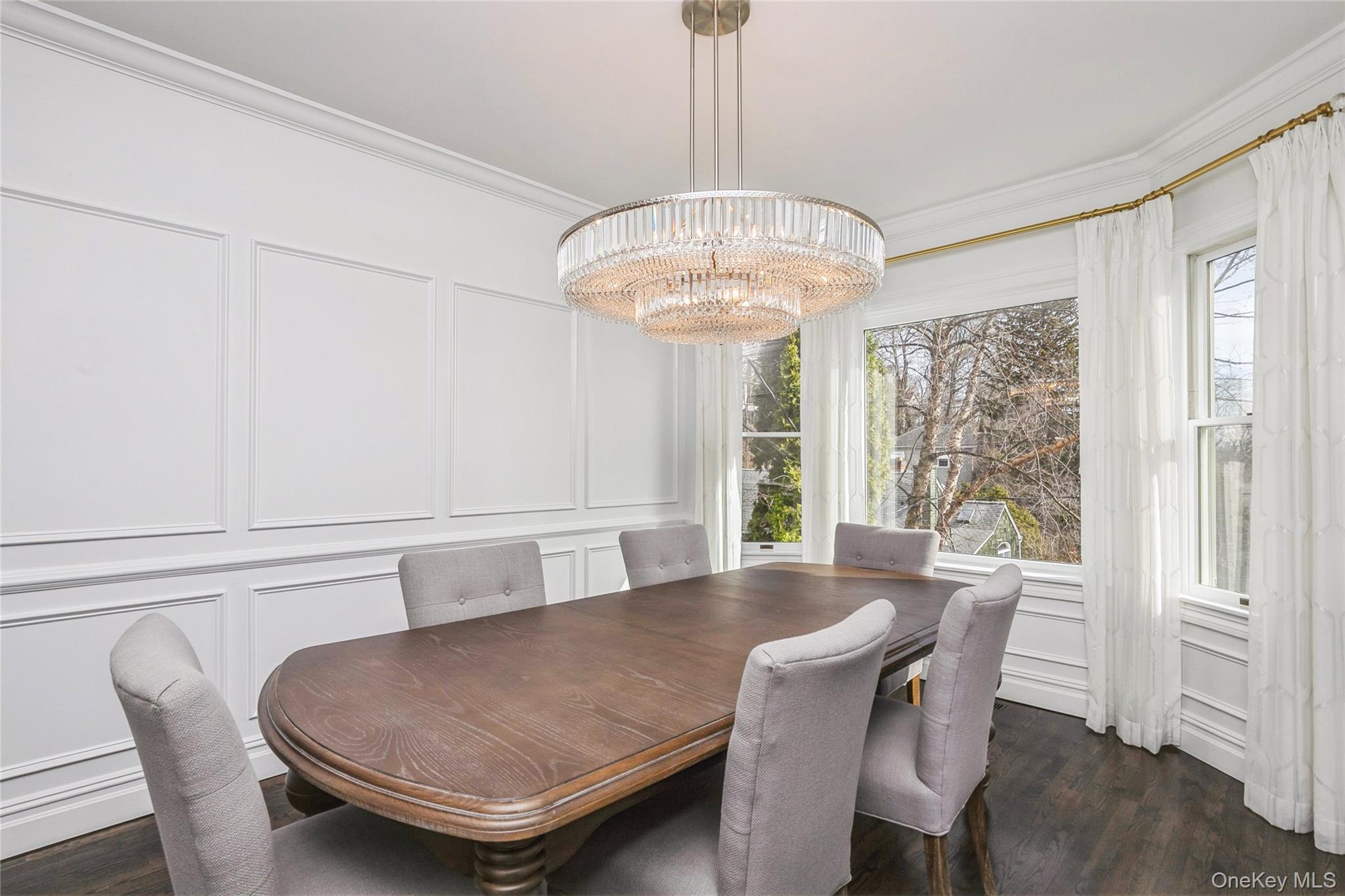 6 Valley Lane, Huntington, NY 11743