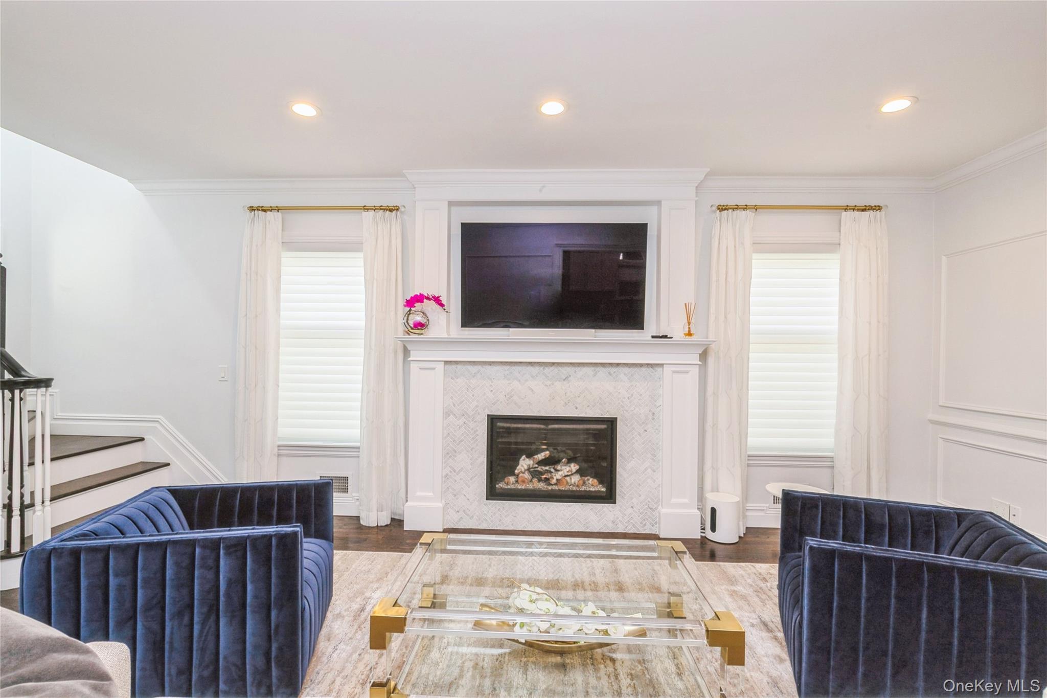 6 Valley Lane, Huntington, NY 11743