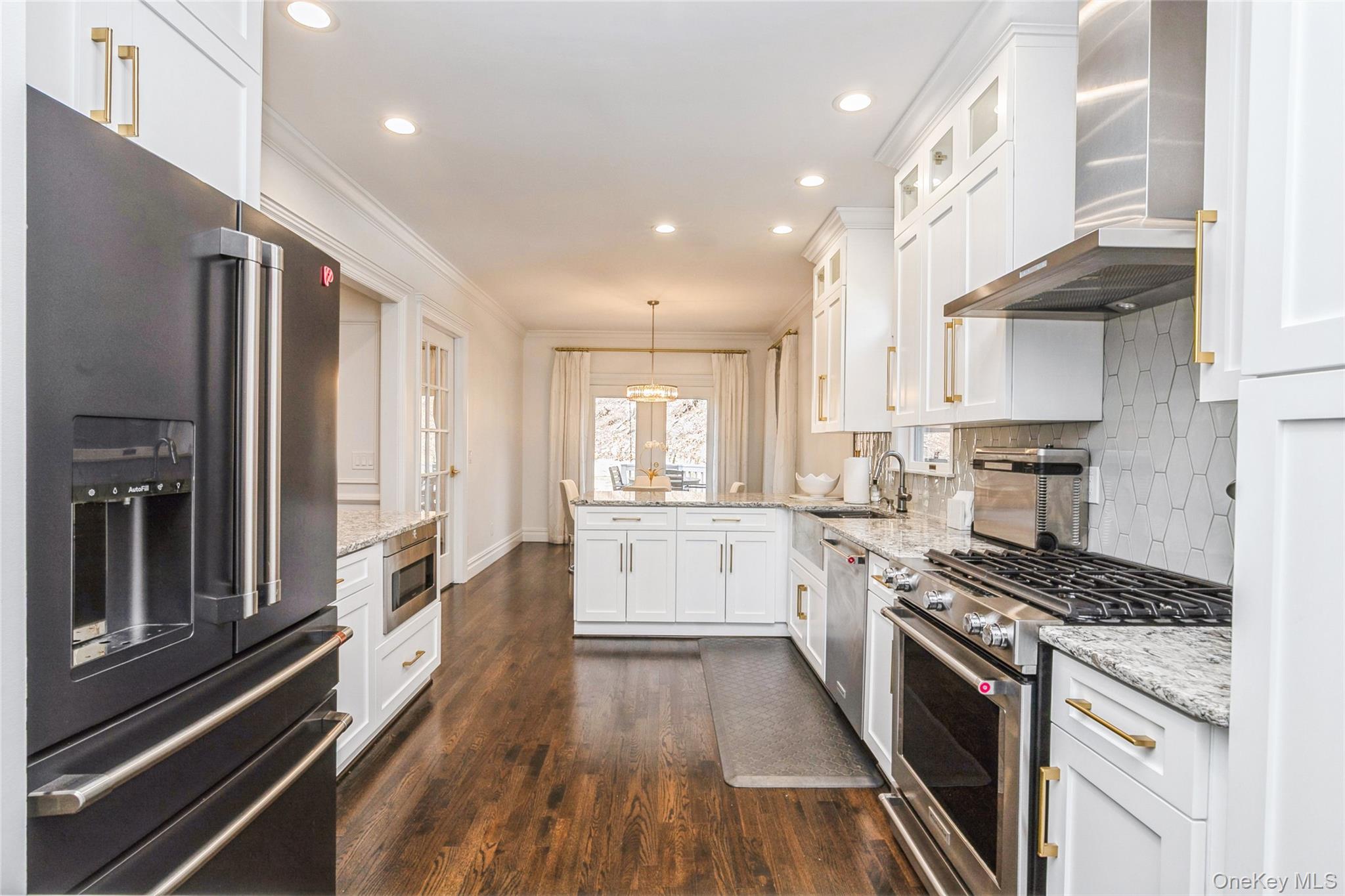 6 Valley Lane, Huntington, NY 11743