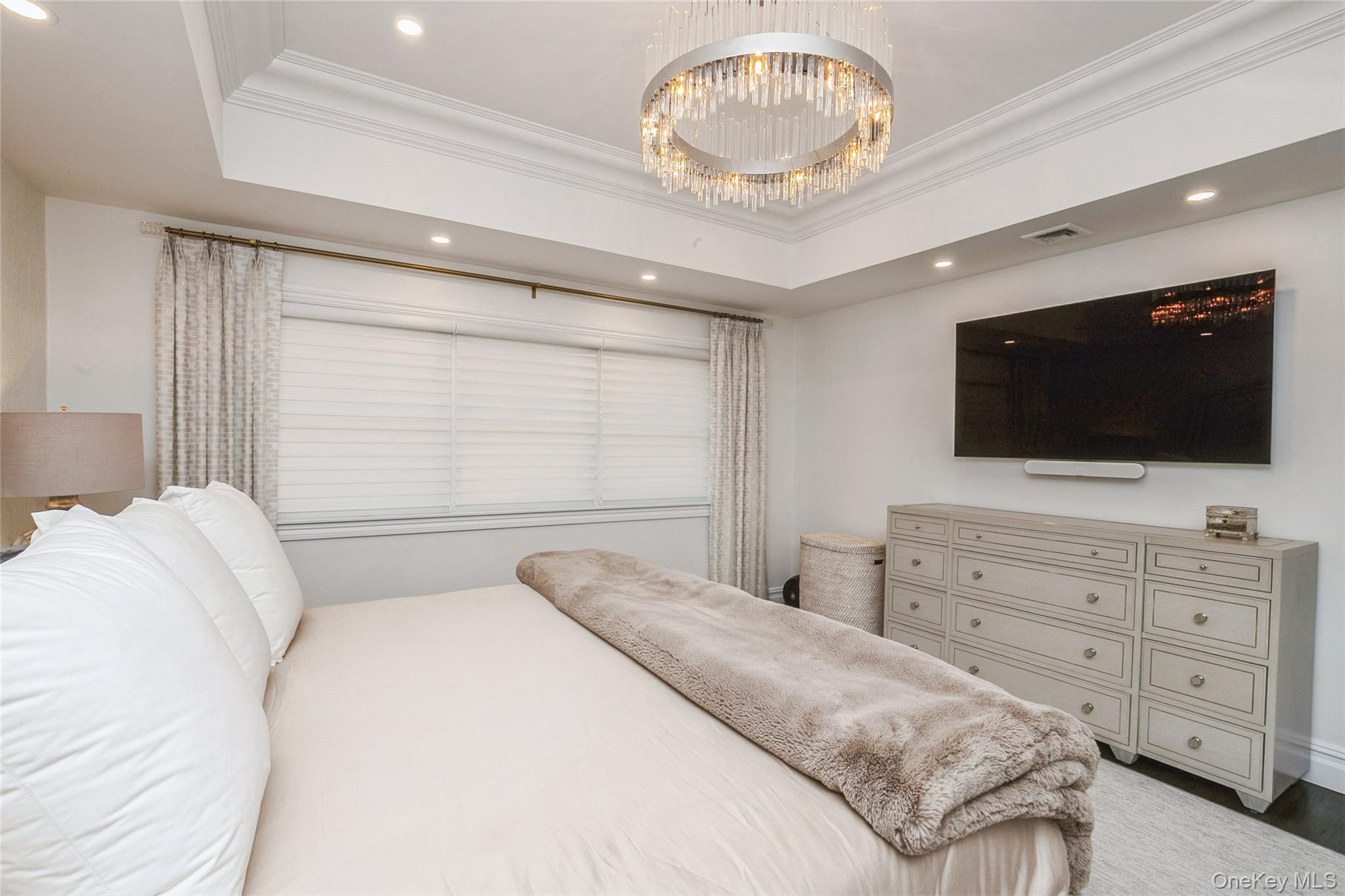 6 Valley Lane, Huntington, NY 11743