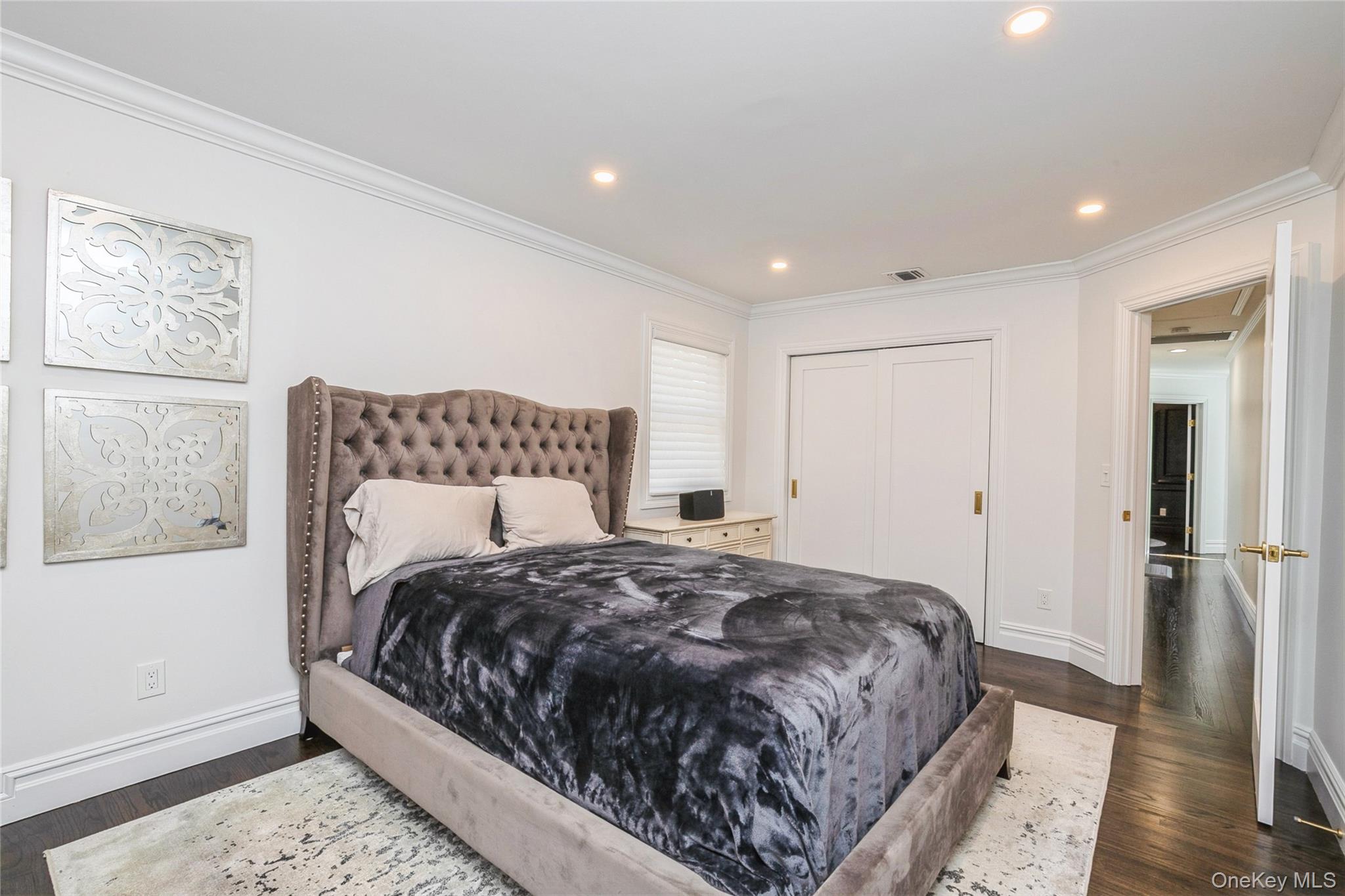 6 Valley Lane, Huntington, NY 11743