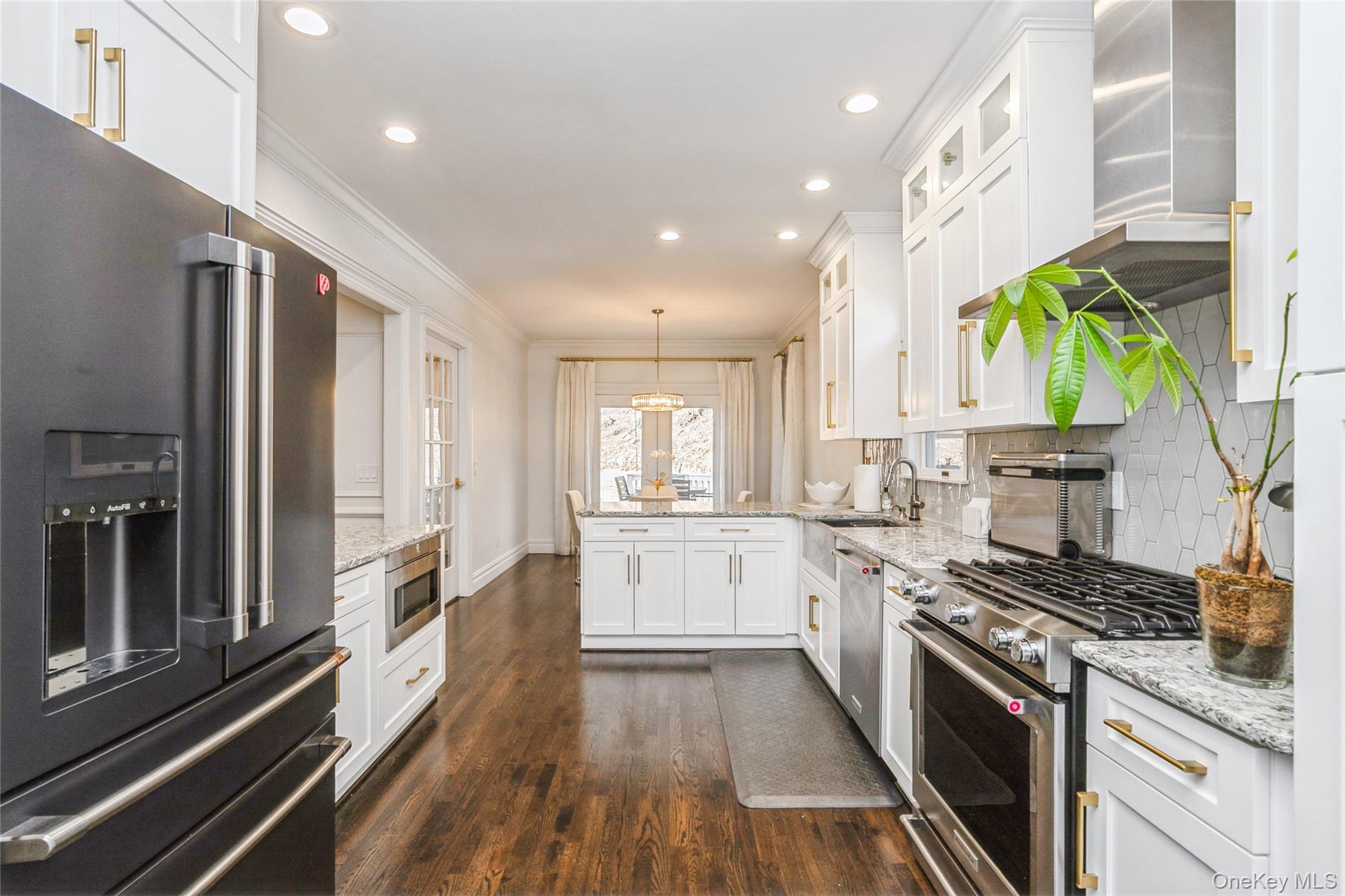 6 Valley Lane, Huntington, NY 11743