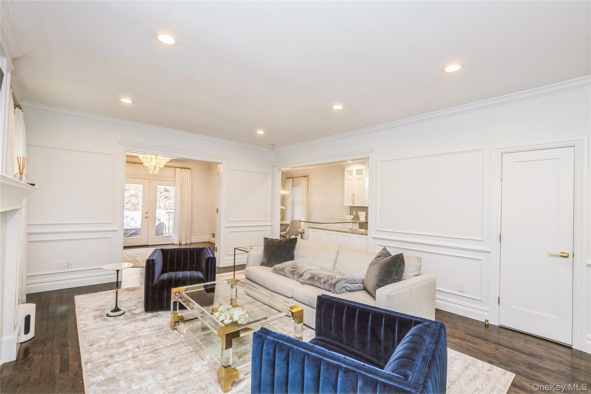 6 Valley Lane, Huntington, NY 11743